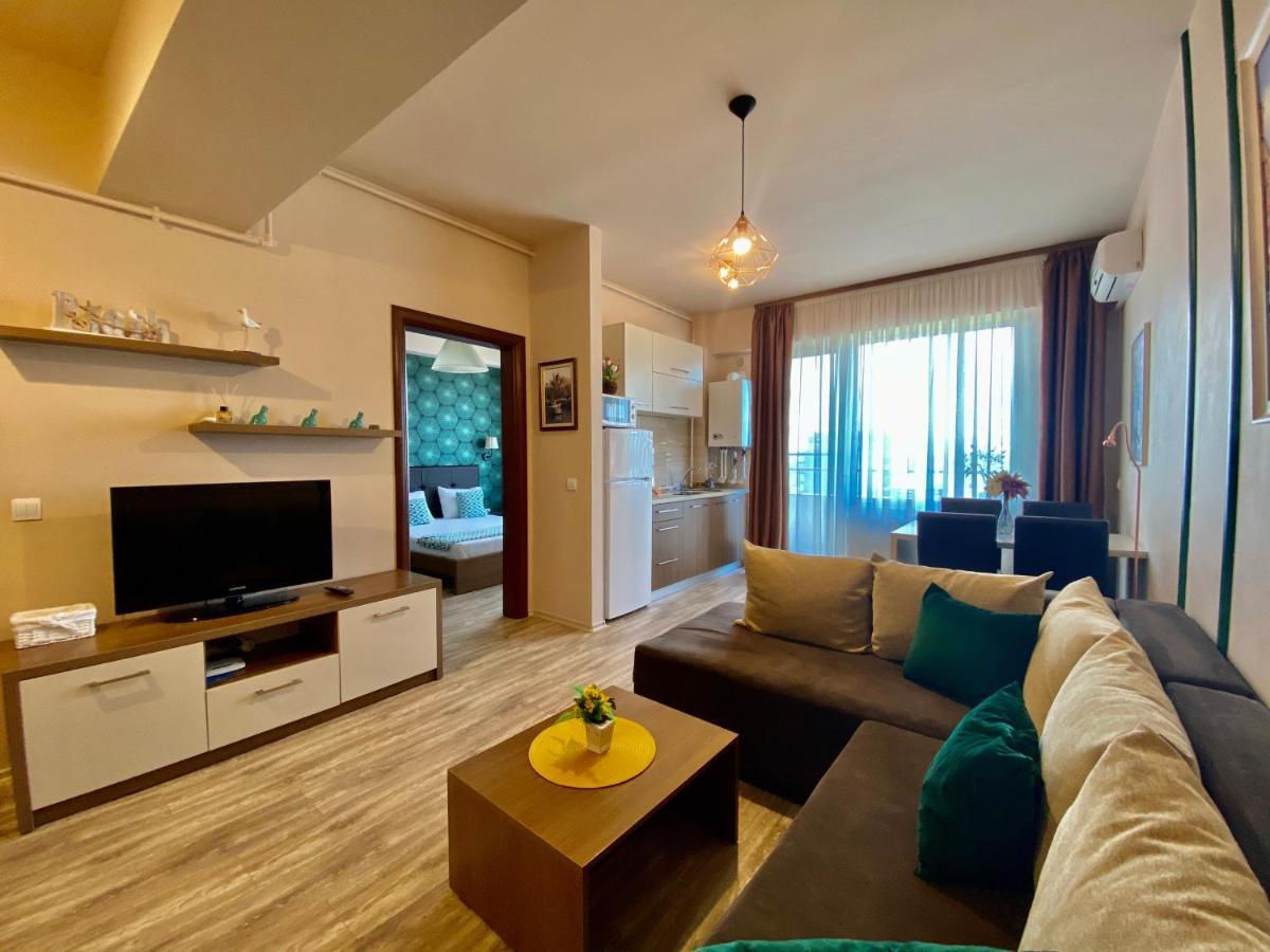 Valy Apartments Summerland Mamaia Exterior photo