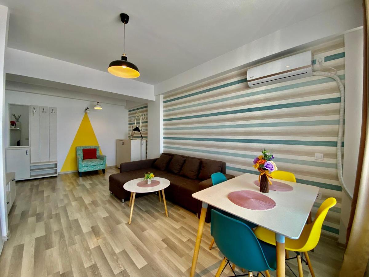 Valy Apartments Summerland Mamaia Exterior photo
