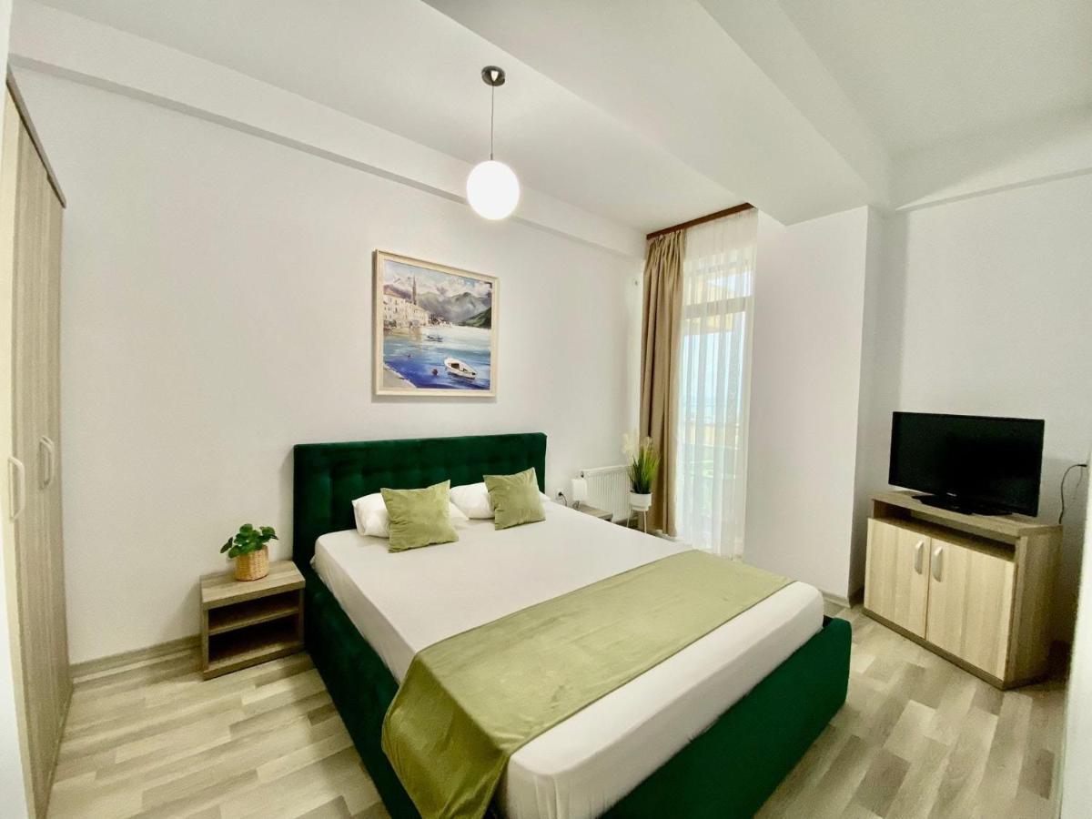 Valy Apartments Summerland Mamaia Exterior photo