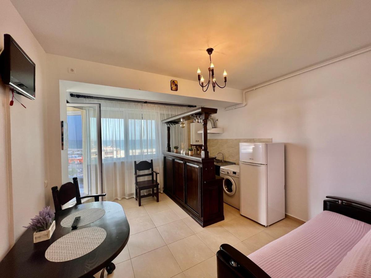 Valy Apartments Summerland Mamaia Exterior photo